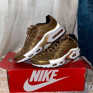Air Max Plus QS ‘Metallic Gold’